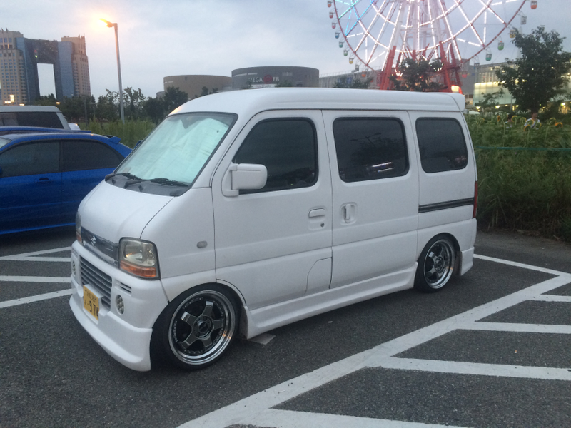 Illustration for article titled Japan, A Dogapult Trip, Part 5: Cars and Cosplay and Comiket!